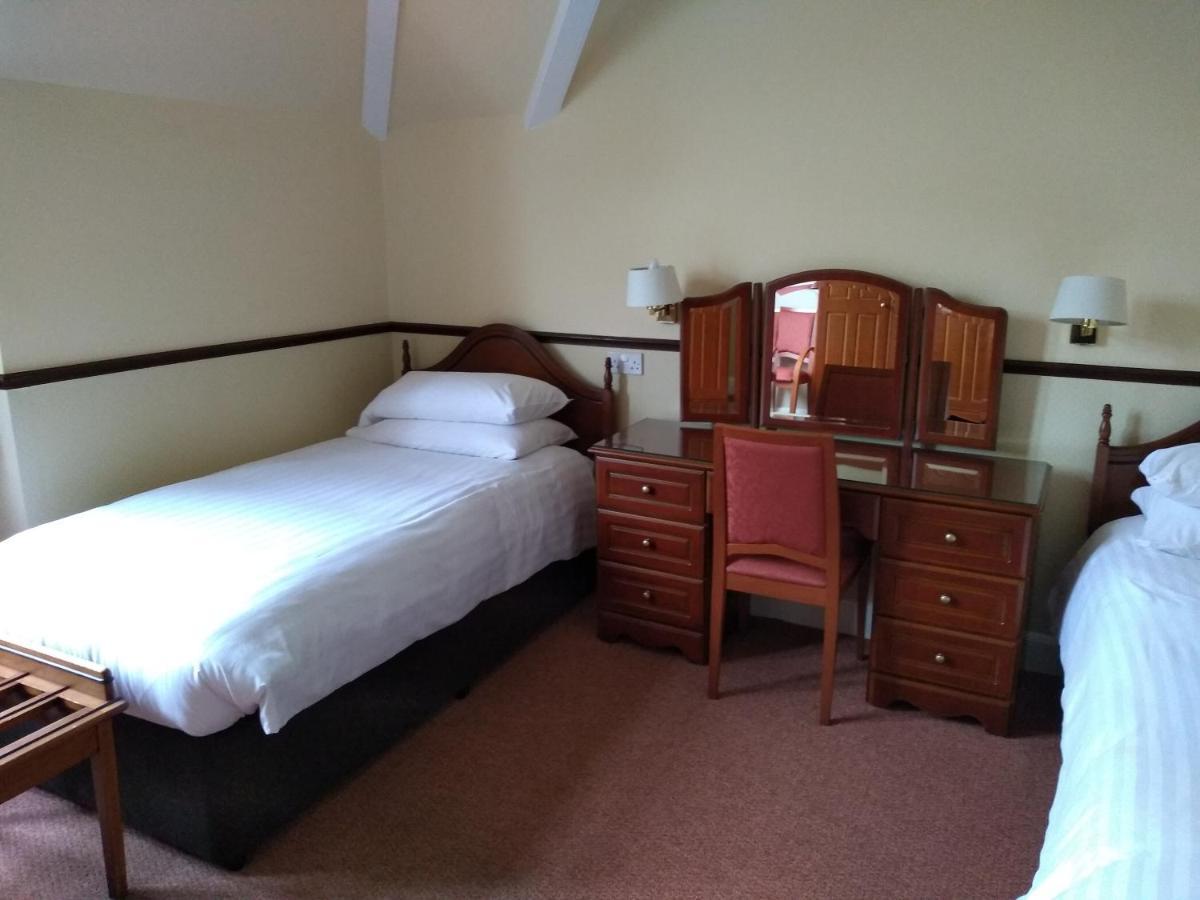 Caledonian Hotel Fort Augustus Extérieur photo