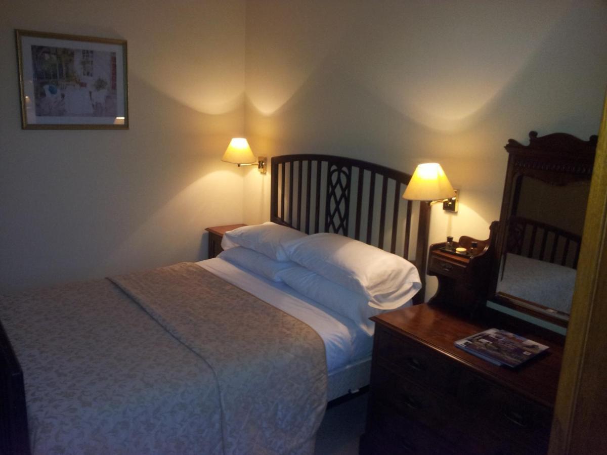 Caledonian Hotel Fort Augustus Extérieur photo